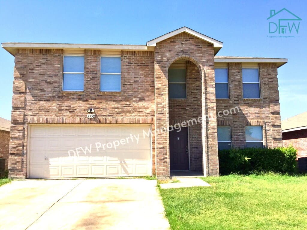 3952 Golden Horn Ln, Fort Worth