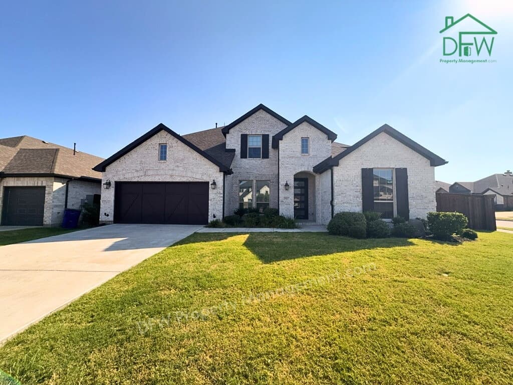 501 Upper Falls Ln, Mansfield