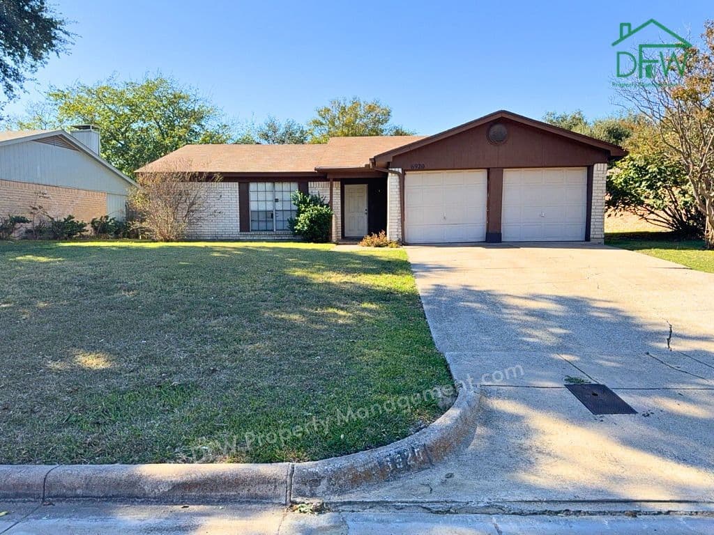 6920 Misty Meadow Dr S, Fort Worth