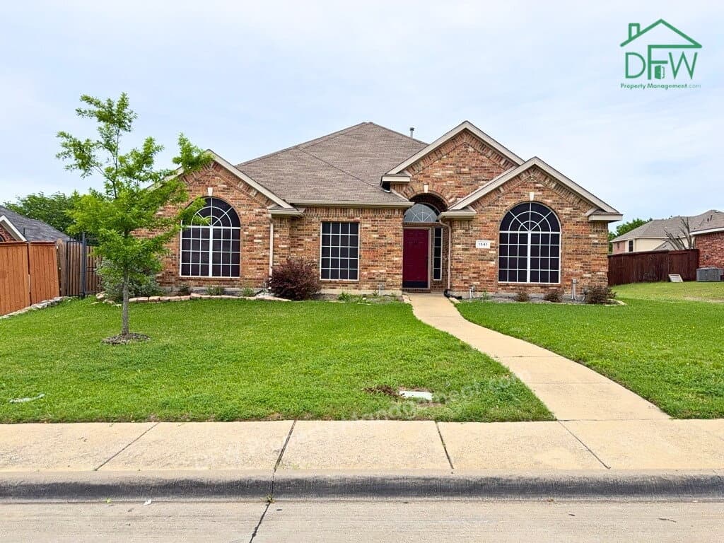 1541 Mountain Laurel Ln, Desoto