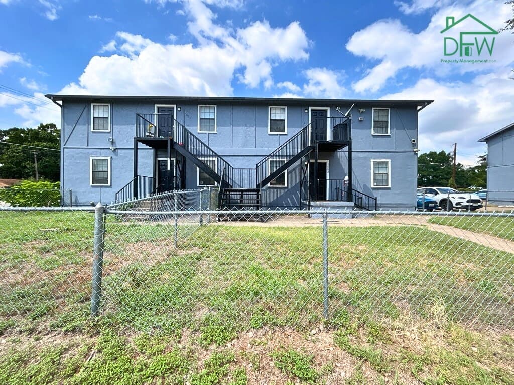 1613 Voirin Rd, Irving