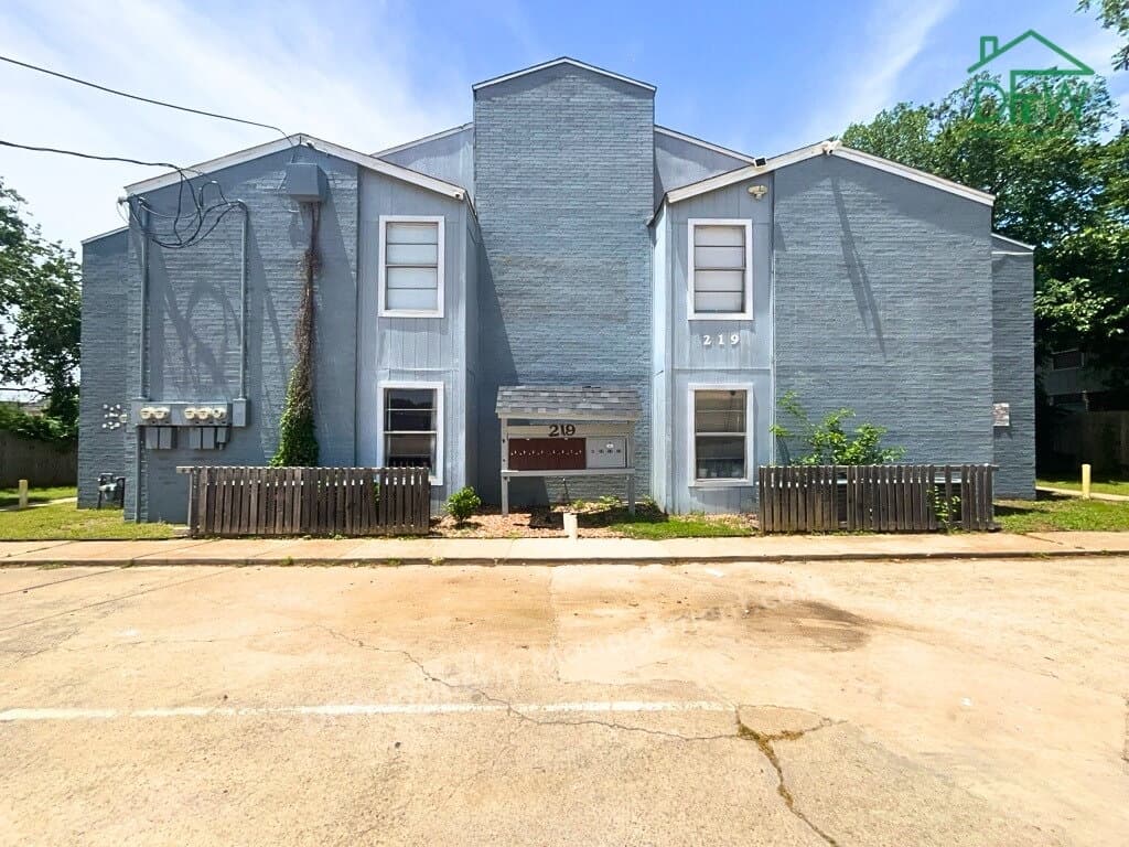 219 Fry St, Denton