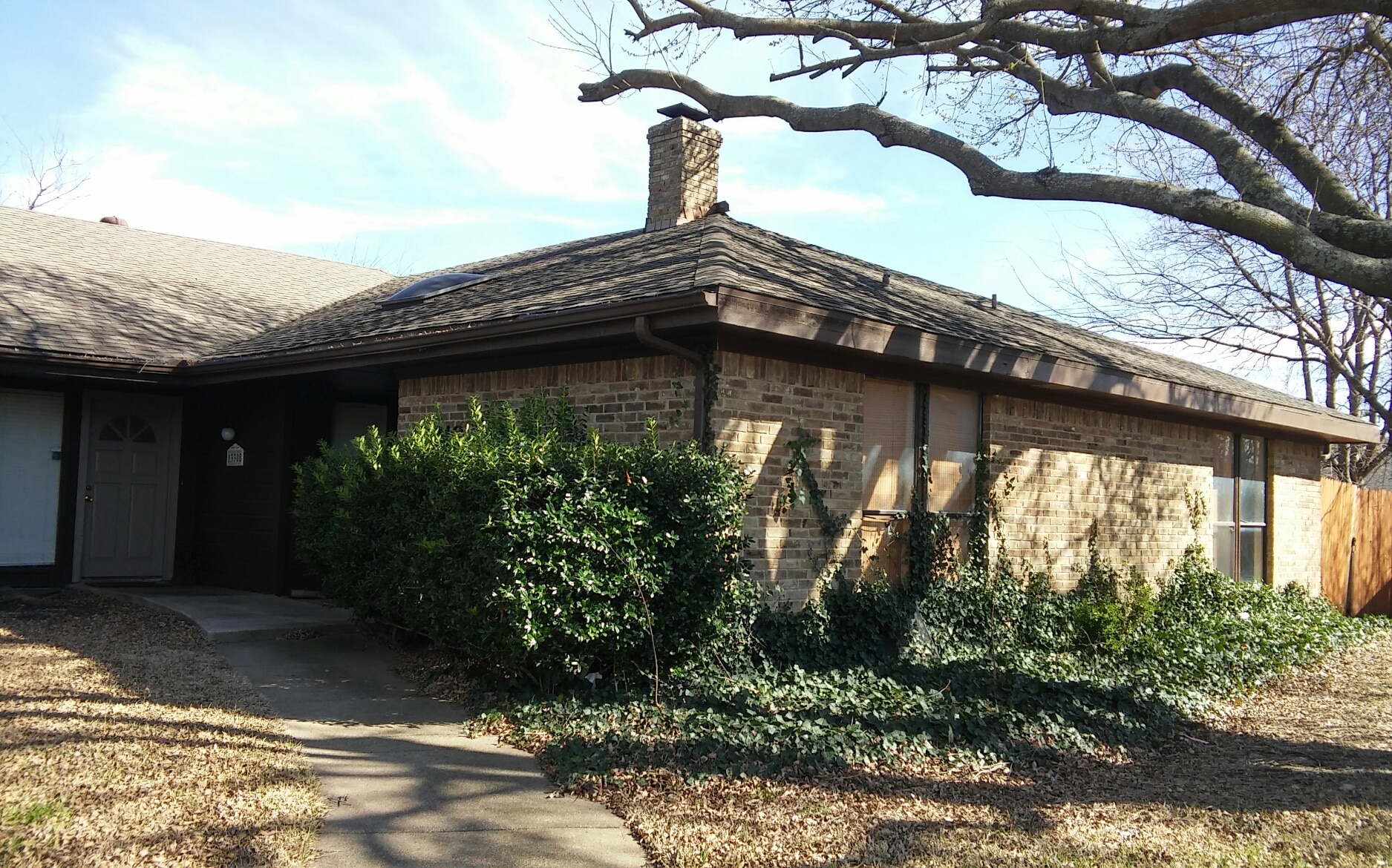 What You Need to Know About a Condemned House DFW Property