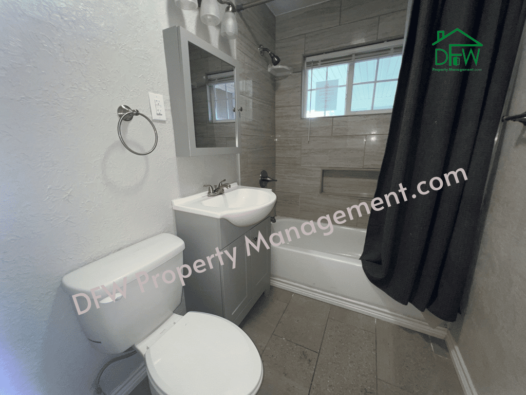 Completely renovated and upgraded 3 bedroom home for lease in Lawton