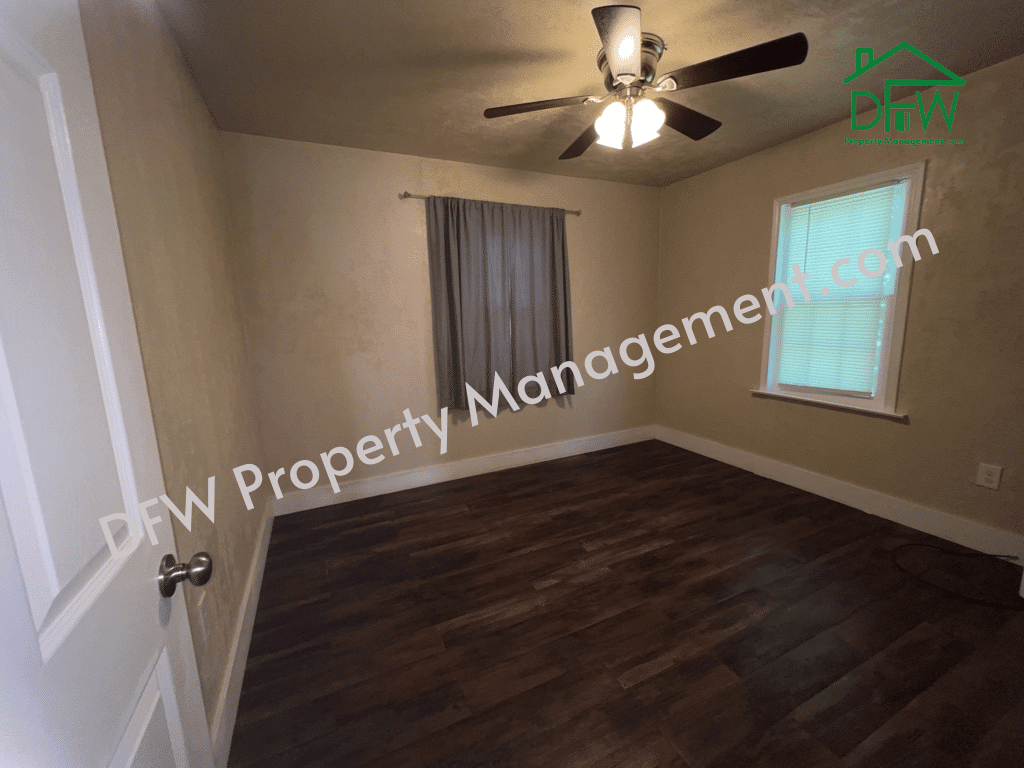 Totally renovated 3 bedroom 1 bathroom home for lease in Lawton DFW