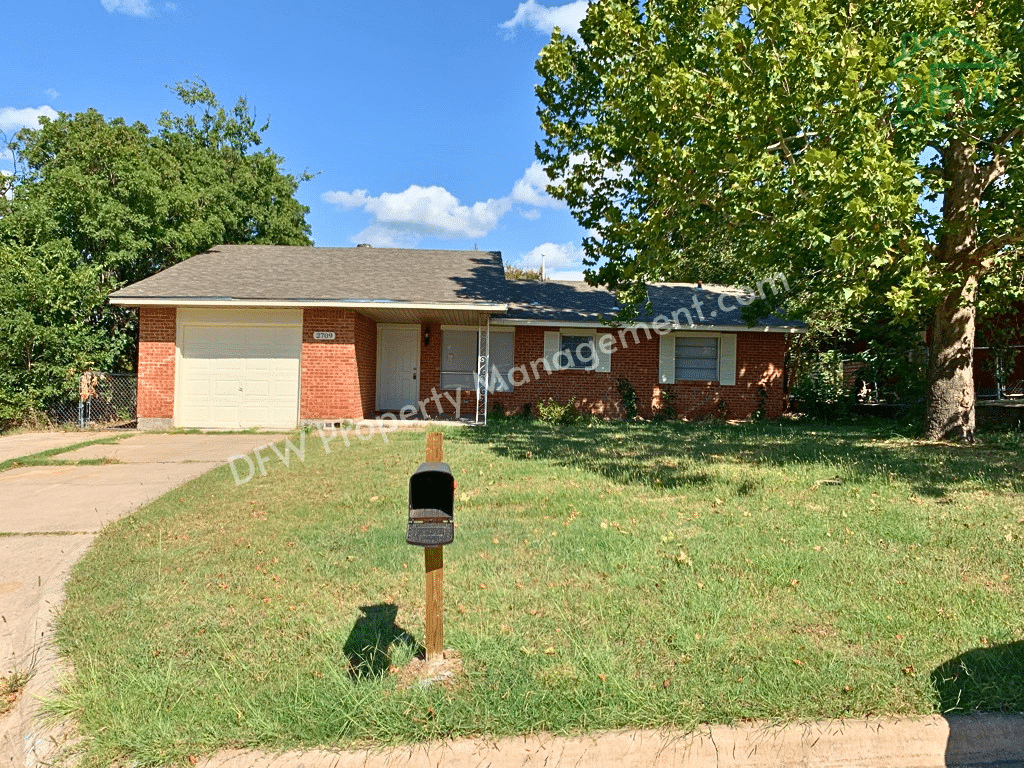 For Lease: 3-Bed, 2-Bath Home with Garage — 2709 NW Hilltop Dr, Lawton, OK 73507 | 2709 NW Hilltop Dr