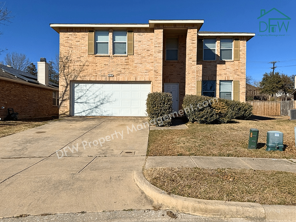 2-Story 4 BR Home with Large Backyard & Game Room | 3625 Clydesdale Dr