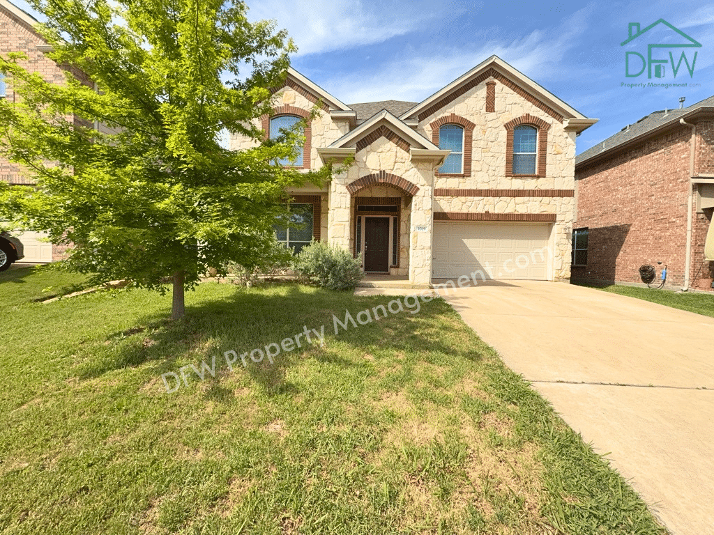 Elegant and Spacious 5-Bedroom Home for Lease in Fort Worth | 9709 Gessner Dr