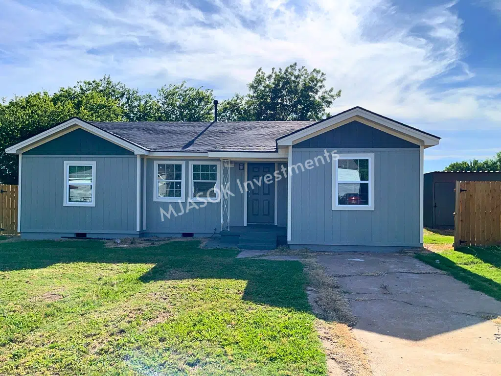 Fully Renovated 3 Bed Home | Stainless Appliances | Privacy Fence | Storage Shed | W/D Connections | 2308 NW 20th St